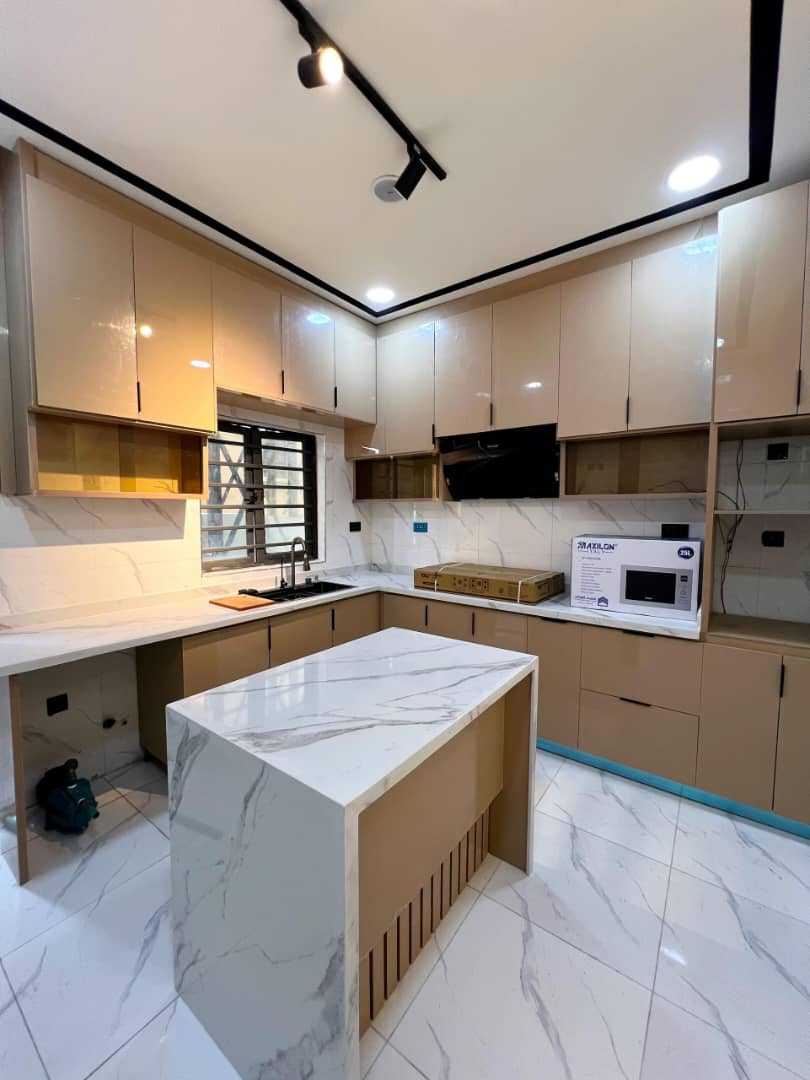 4 Bedroom Semi Detached With A BQ - Image 3