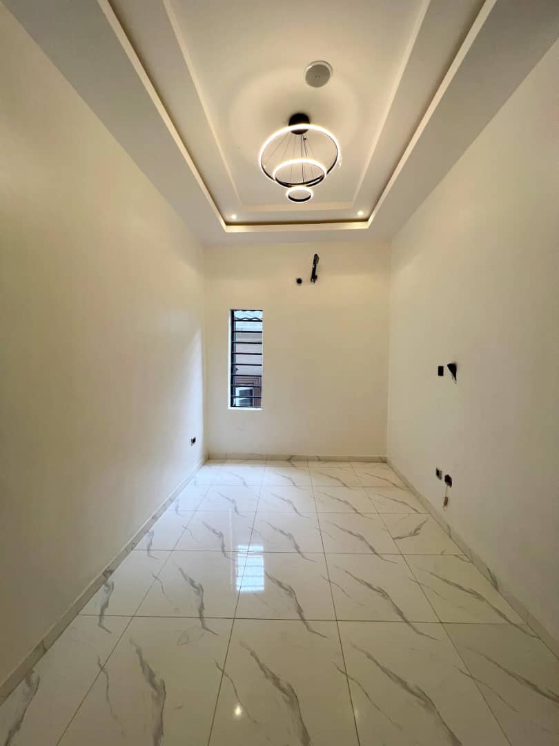 4 Bedroom Semi Detached With A BQ - Image 4