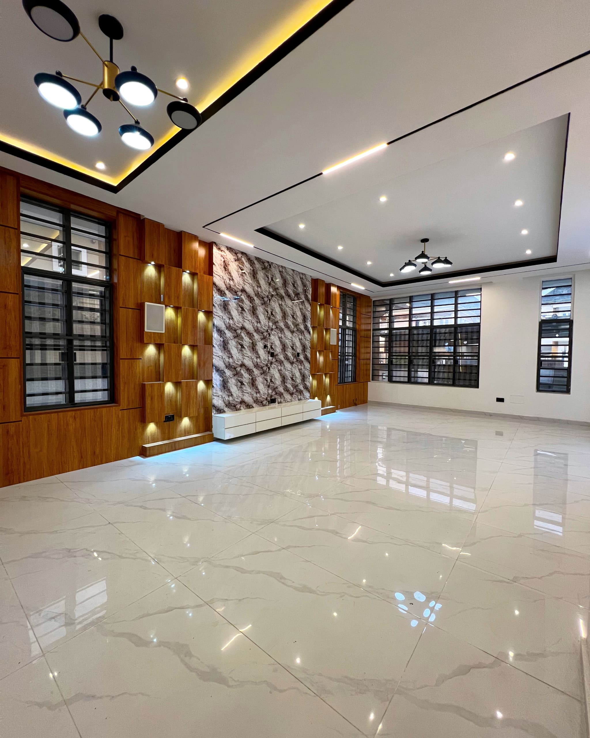 Luxury 6-Bedroom Fully Detached Duplex - Image 2
