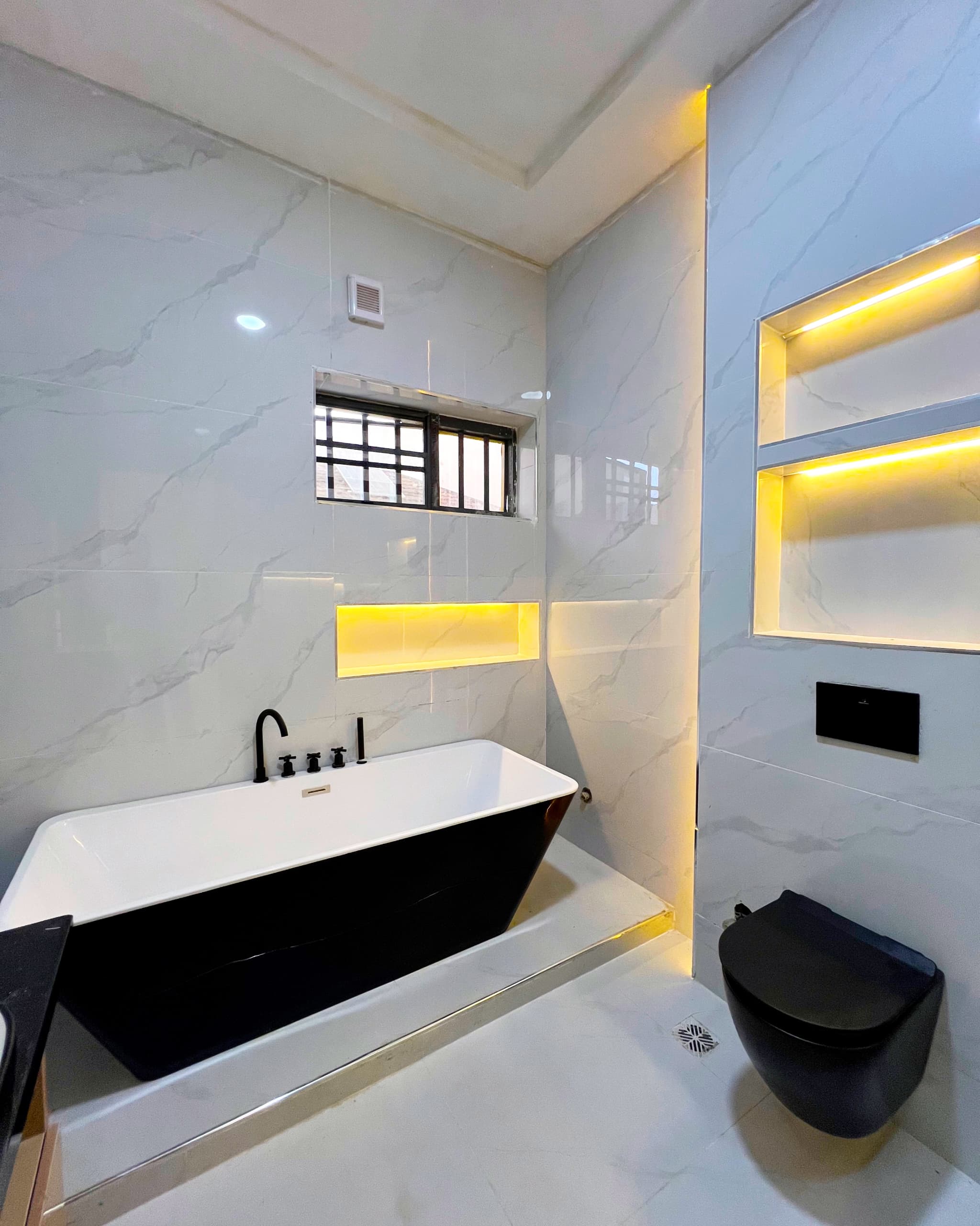 Luxury 6-Bedroom Fully Detached Duplex - Image 3