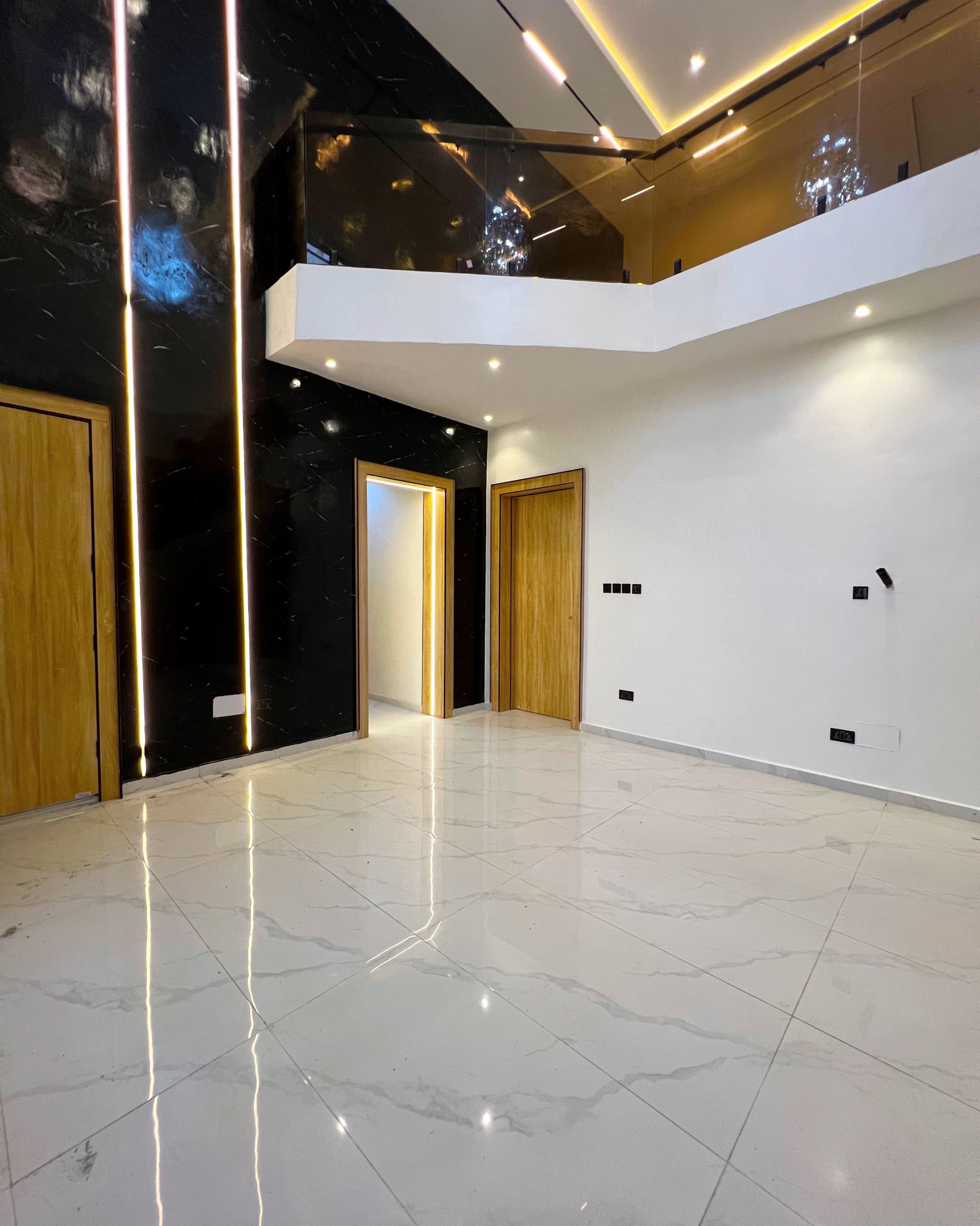 Luxury 6-Bedroom Fully Detached Duplex - Image 6
