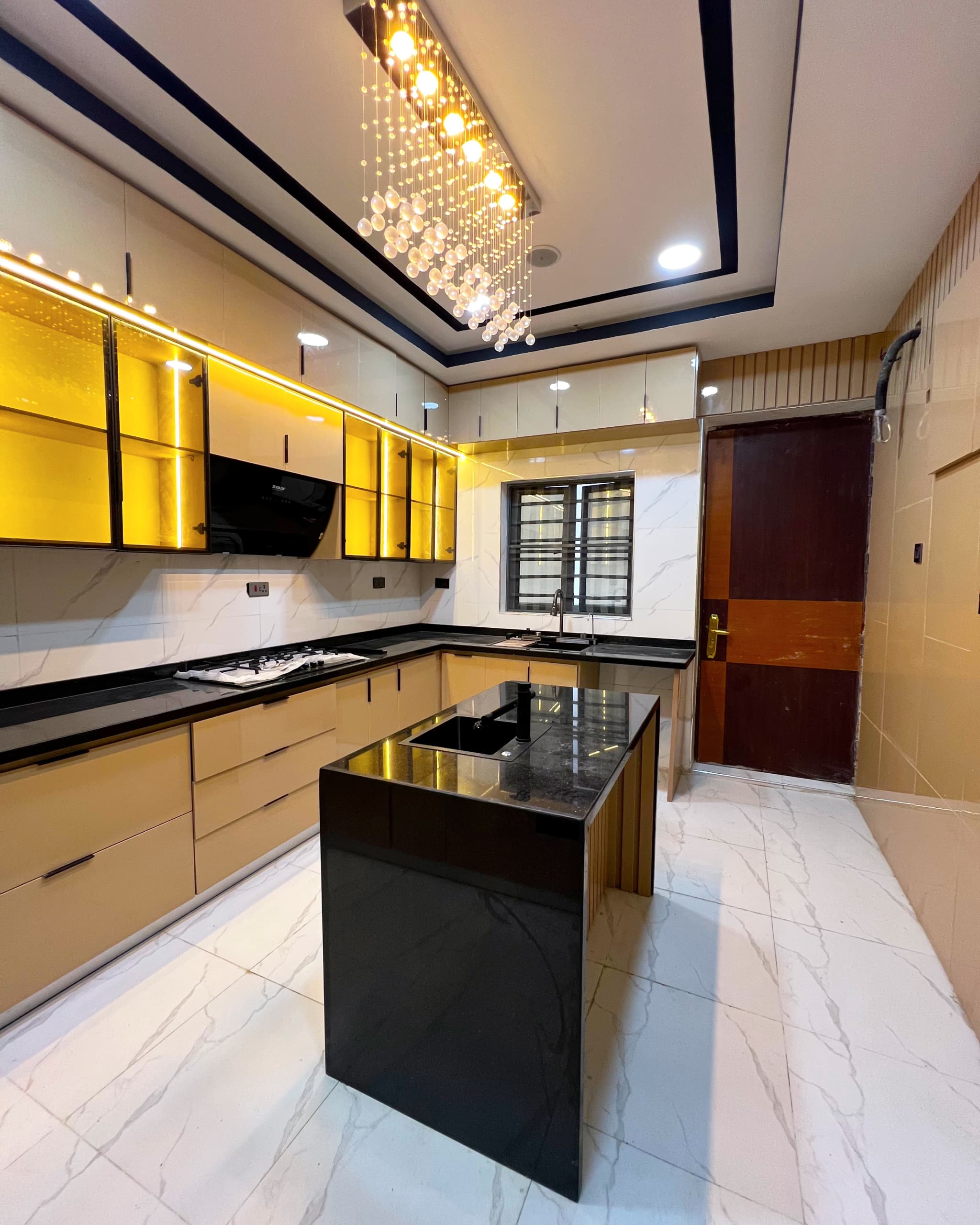 Luxury 6-Bedroom Fully Detached Duplex - Image 8