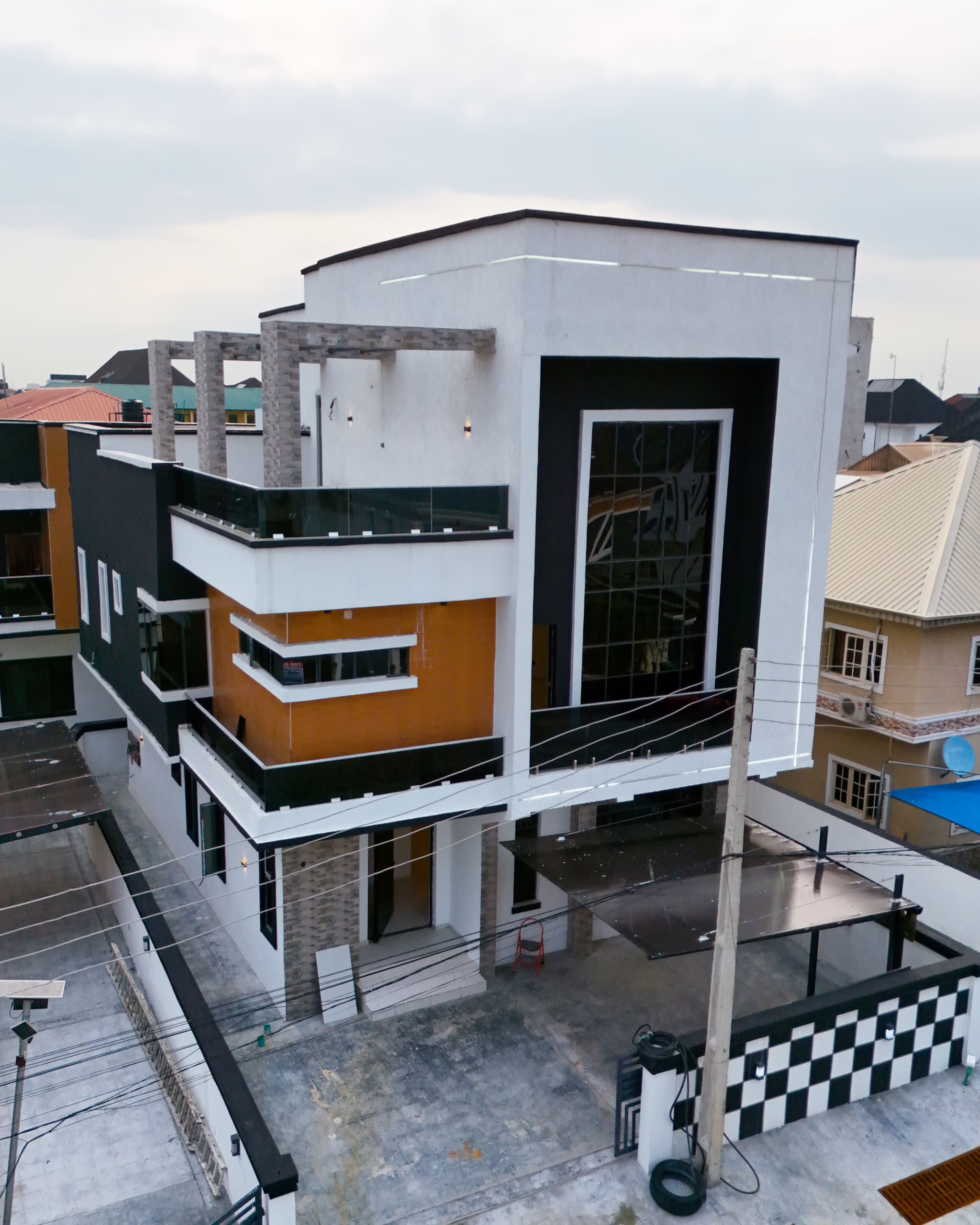 Luxury 6-Bedroom Fully Detached Duplex - Image 12
