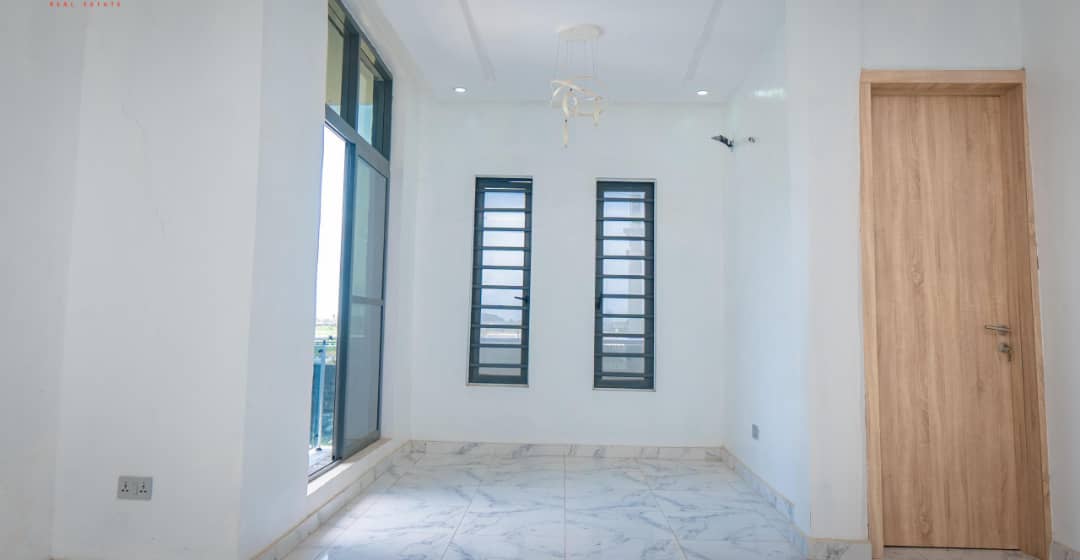 5 Bedrooms Semi Detached Duplex. - Image 8